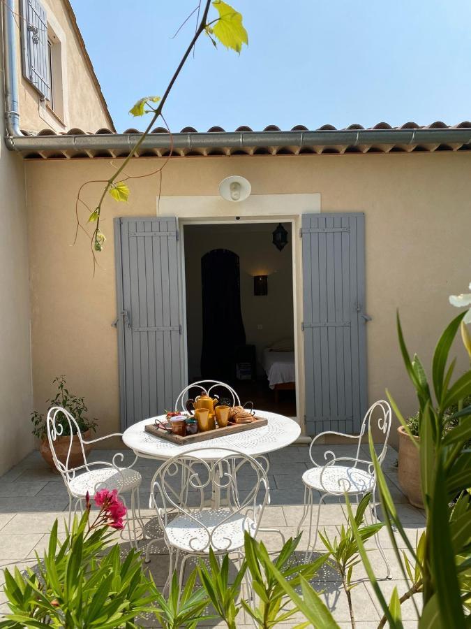 Chambre D'Hotes Le Jardin Des Cigales Bed & Breakfast Обиньон Екстериор снимка